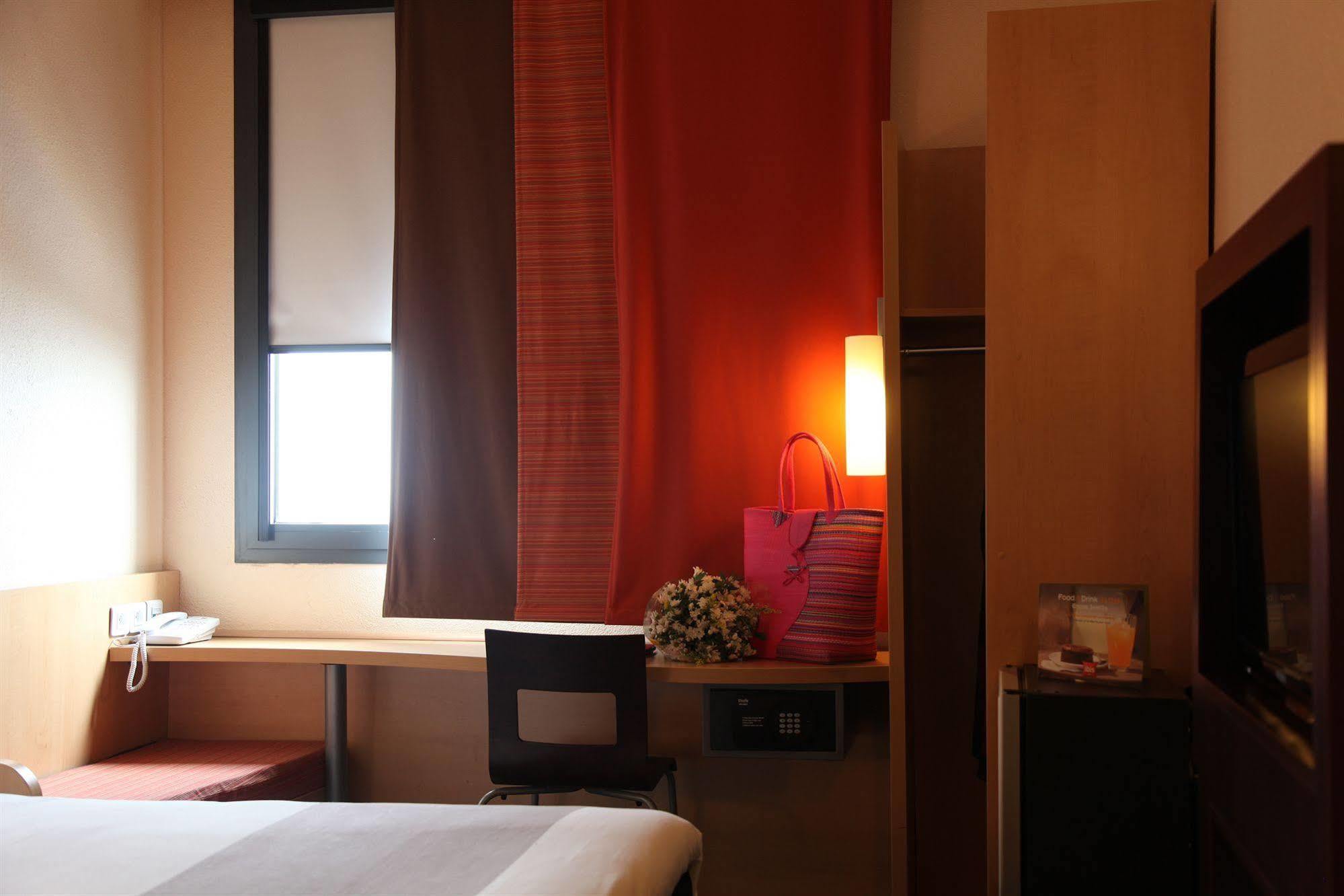 ไอบิส ดาการ์ Hotel ภายนอก รูปภาพ