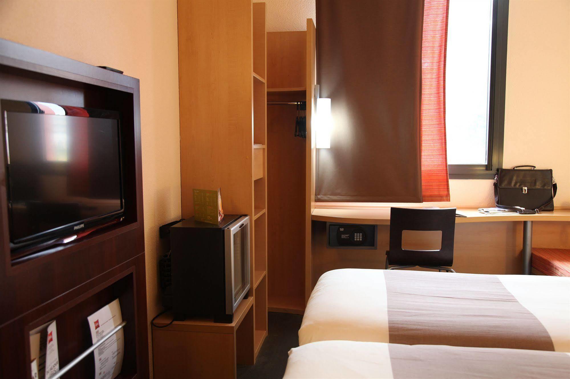 ไอบิส ดาการ์ Hotel ภายนอก รูปภาพ